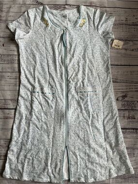Secret Treasures Floral embroidered Full Zip House Coat Short Sleeve muu muu S